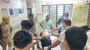 हाईवे पर बैंक मैनेजर ने खुद को मारी गोली, कार डिवाइडर से टकराई; मौके से सुसाइड नोट मिलने की सूचना