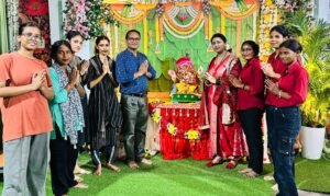 गणपति बप्पा के भव्य आगमन से भक्तिमय हुआ समाजसेविका खुशबू जायसवाल का आवास