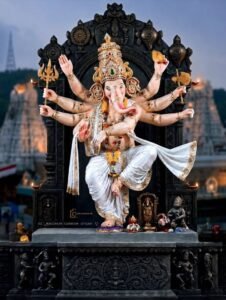 नौपेड़वा बाजार में धूमधाम से मनाई जा रही गणेश चतुर्थी, गणपति बप्पा के जयकारों से गूंजा माहौल